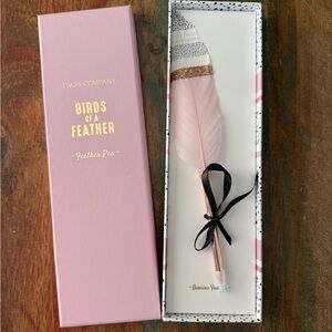 NWT Two's Company Pink and Gold Feather Pen